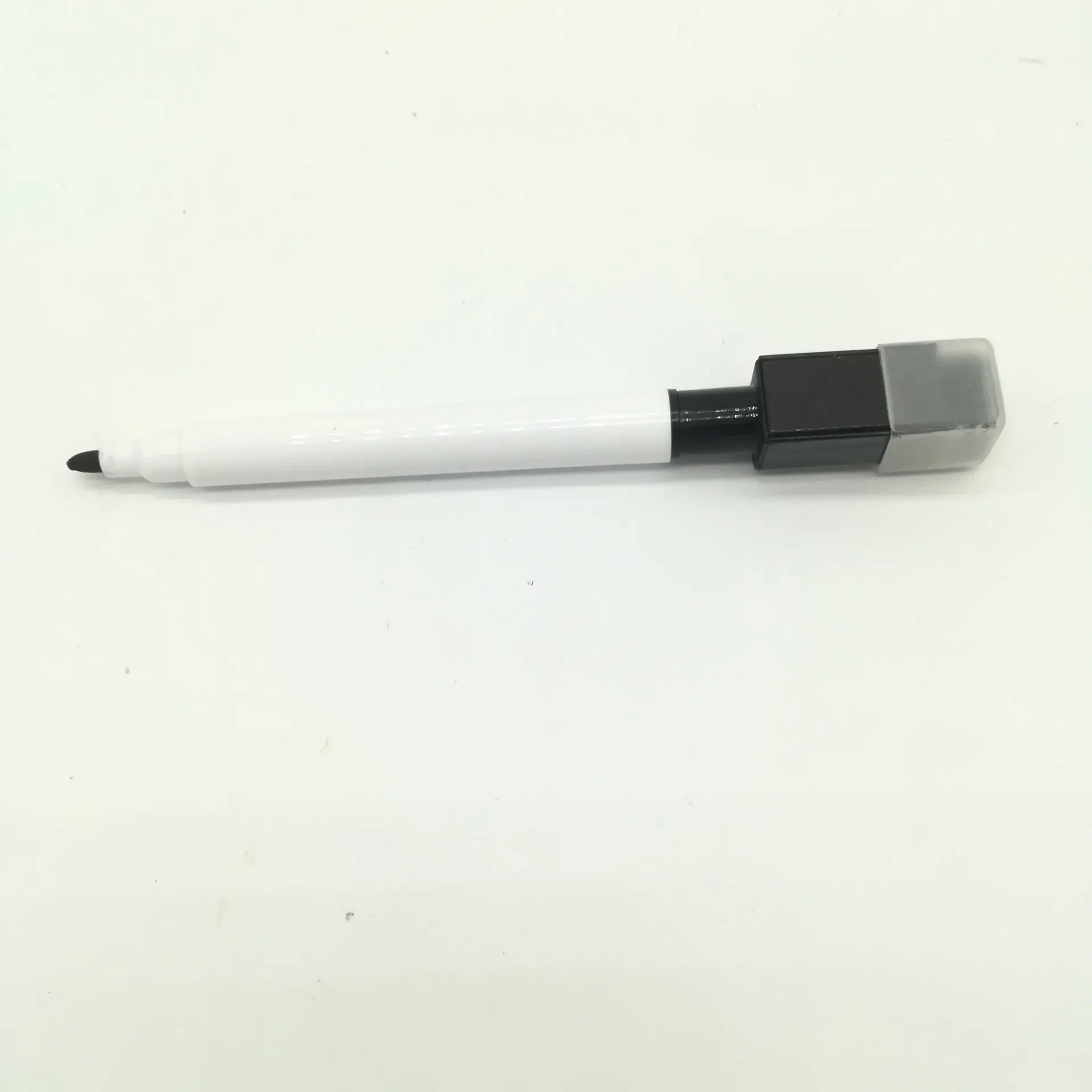 厂家生产批发彩芯水性画板小号白板笔可擦写创意带盖子带刷磁性笔