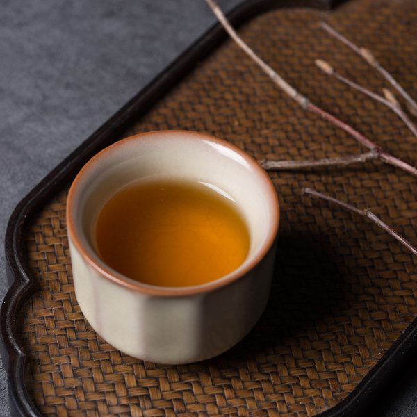龙泉青瓷 功夫茶杯主人杯单个杯 陶瓷品茗杯家用猪油冻小茶碗批发