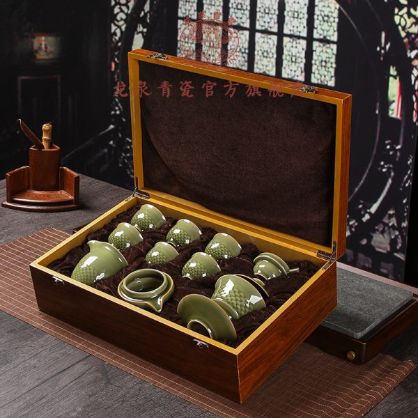 龙泉青瓷 创意陶瓷功夫手工茶具套装 盖碗茶具10头礼品盒雕刻logo