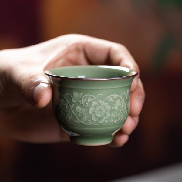 龙泉青瓷功夫茶杯个人专用陶瓷主人杯单杯纯手工雕刻品茗杯茶道杯