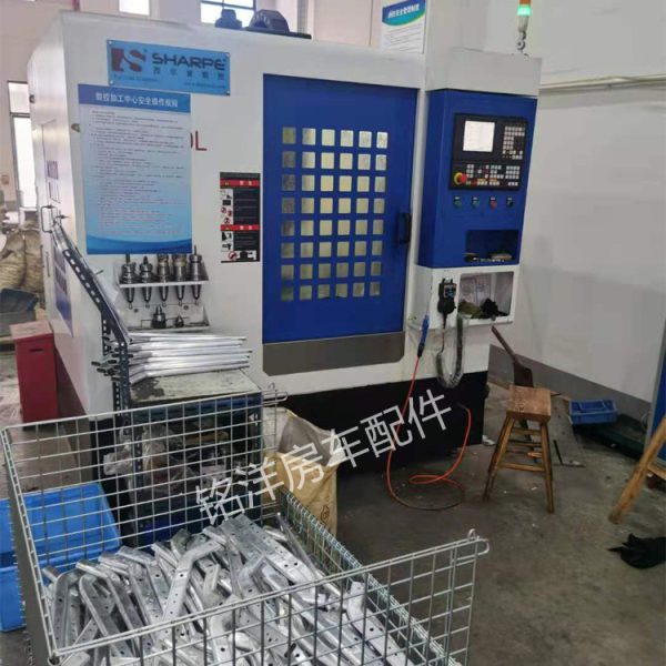 房车配件车内爬梯上下铺额头床爬梯旅居车室内防滑铝合金梯子侧吸
