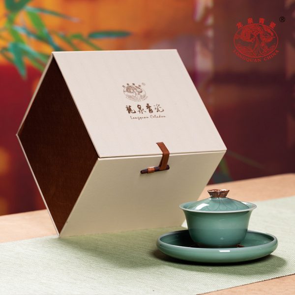 龙泉青瓷三才盖碗家用纯手工高档泡茶器陶瓷功夫茶具大号敬泡茶碗