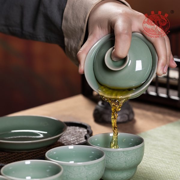 龙泉青瓷功夫茶具套装三才盖碗茶杯陶瓷高档家用喝茶泡茶器礼盒装