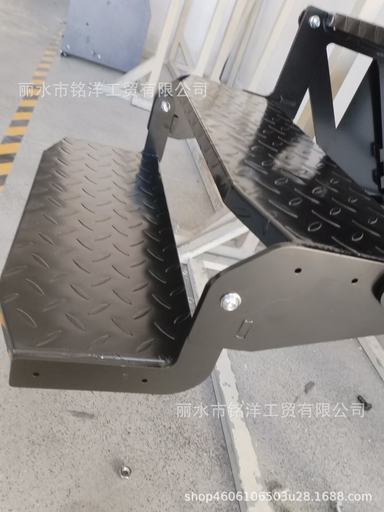 美式房车折叠踏步 旅居车上下迎宾踏板 拖挂车单层踏步手动收缩脚