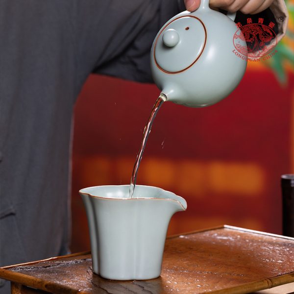 龙泉青瓷汝窑新款功夫茶具陶瓷家用汝瓷中式高档办公喝茶品茗套装