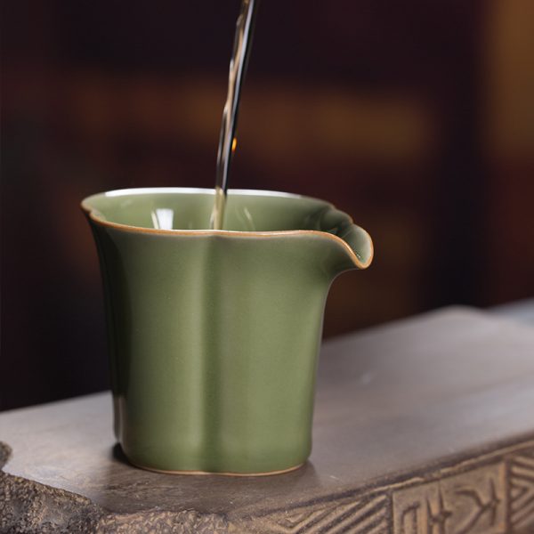龙泉青瓷 创意仿古功夫茶具公道杯分茶均茶器 陶瓷茶道配件茶海