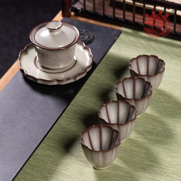 龙泉青瓷 功夫茶具三才盖碗茶杯套装 陶瓷复古一碗四杯泡茶礼盒装