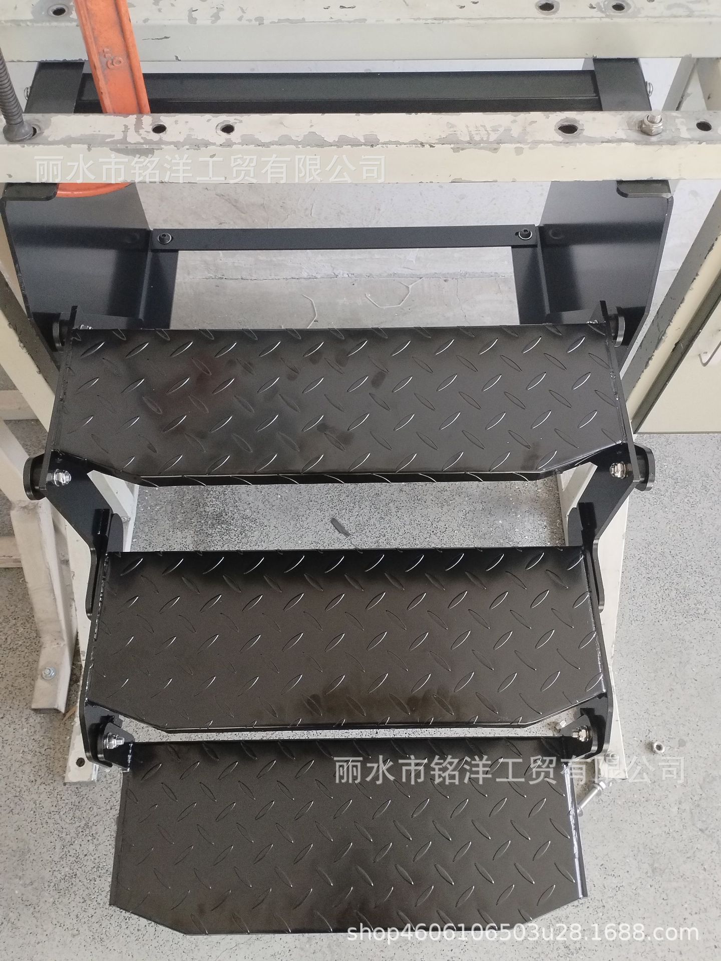 美式房车折叠踏步 旅居车上下迎宾踏板 拖挂车单层踏步手动收缩脚