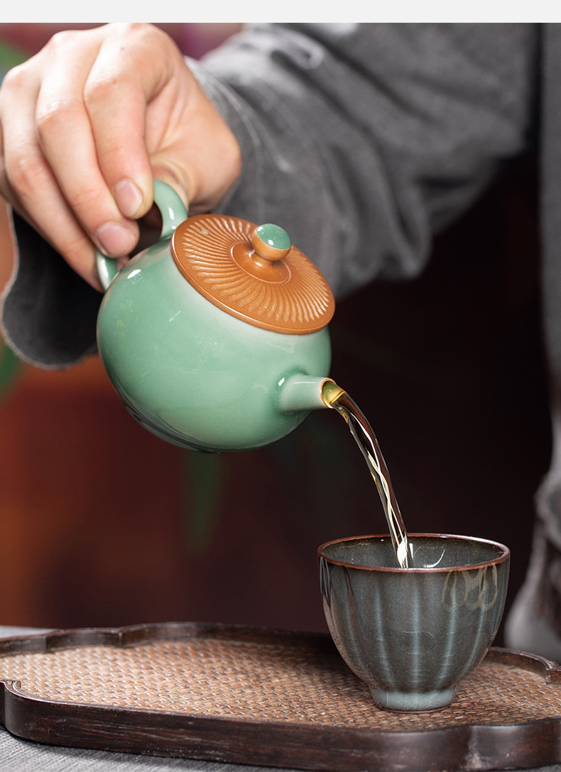 龙泉青瓷 纯手工创意跳刀茶壶 陶瓷过滤壶家用中式功夫茶具泡茶壶