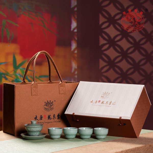 龙泉青瓷功夫茶具套装三才盖碗茶杯陶瓷高档家用喝茶泡茶器礼盒装