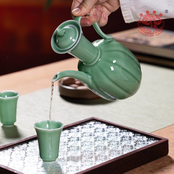 龙泉青瓷执壶仿宋贵妃酒壶陶瓷茶壶绿茶长嘴宋代点茶工具过滤汤瓶