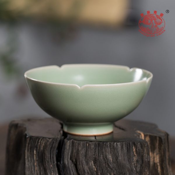 龙泉青瓷 创意功夫茶杯主人杯单杯 陶瓷品茗杯胡建勇手工梅花茶盏
