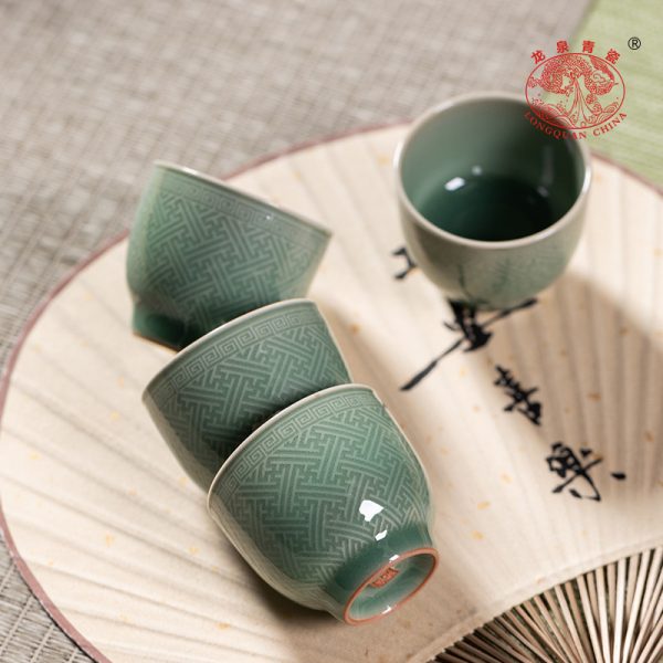 龙泉青瓷便携功夫茶具一碗四杯套装陶瓷手工盖碗主人泡茶杯礼盒装