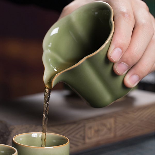 龙泉青瓷 创意仿古功夫茶具公道杯分茶均茶器 陶瓷茶道配件茶海
