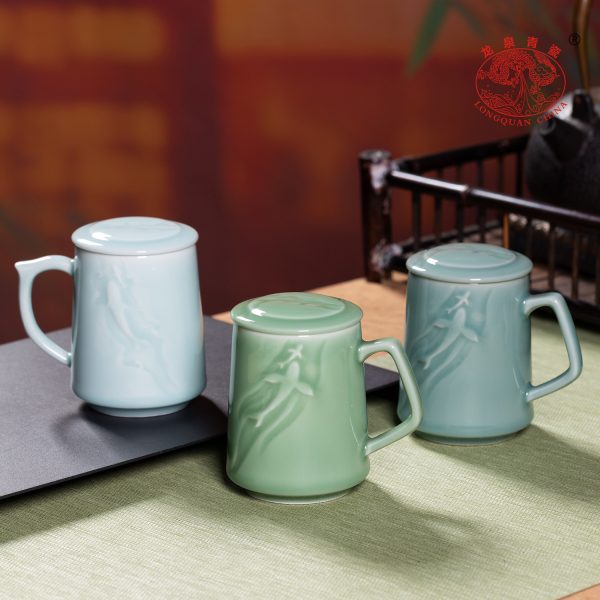 龙泉青瓷马克杯带盖陶瓷杯子创意家用办公室早餐冲泡茶叶咖啡水杯