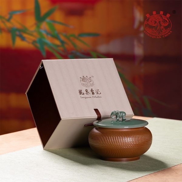 龙泉青瓷茶叶罐大号密封储存罐子陶瓷灰釉手工跳刀家用普洱茶饼盒