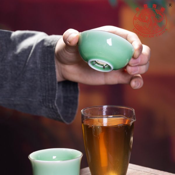 厂家直销 龙泉青瓷功夫茶具过滤茶漏茶托 陶瓷茶具配件滤茶器批发