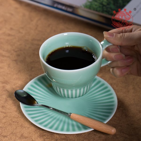 龙泉青瓷 拿铁咖啡杯碟套装高档精致水杯 陶瓷家用高颜值马克杯子