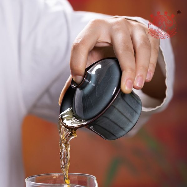 龙泉青瓷三才盖碗茶杯铁胎冰裂纹开片手工陶瓷泡茶功夫茶具单个