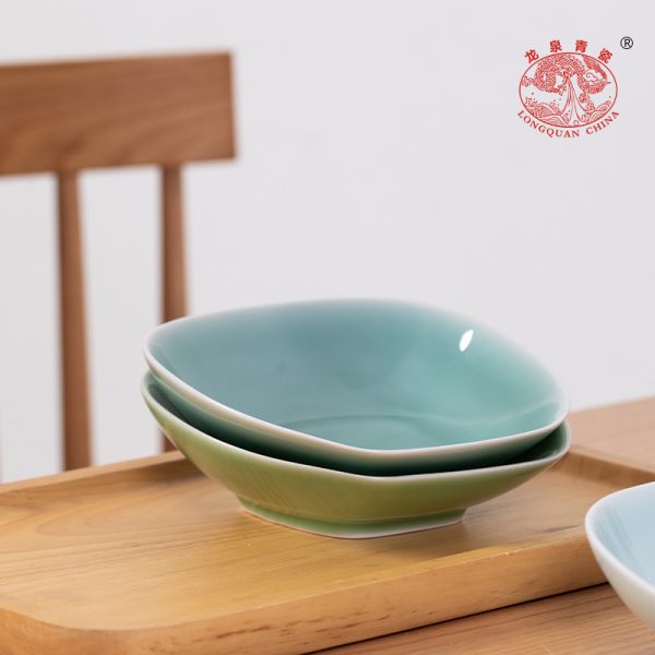 龙泉青瓷盘子菜盘家用2024新款陶瓷餐具高级感炒菜餐盘小吃盘碟子