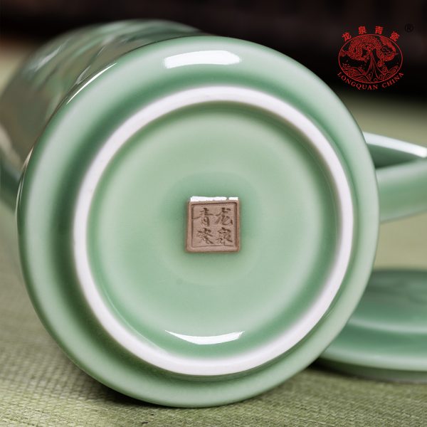 龙泉青瓷马克杯带盖陶瓷杯子创意家用办公室早餐冲泡茶叶咖啡水杯