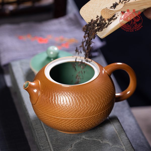 龙泉青瓷 创意中式纯手工跳刀西施壶 陶瓷功夫茶具家用过滤泡茶壶