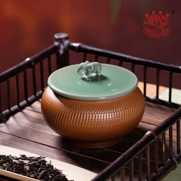 龙泉青瓷茶叶罐大号密封储存罐子陶瓷灰釉手工跳刀家用普洱茶饼盒