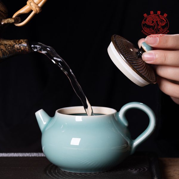 龙泉青瓷 创意手工跳刀茶壶单壶 陶瓷名家手作功夫茶具过滤泡茶壶