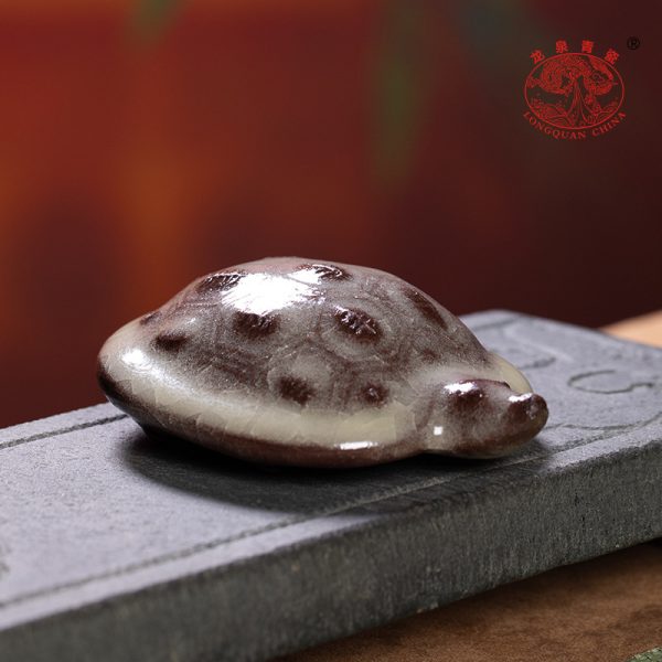 龙泉青瓷乌龟茶宠小摆件精品功夫茶具配件可养茶桌创意招财茶玩