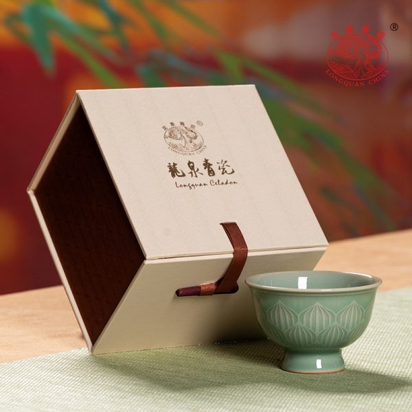 龙泉青瓷高足杯主人杯茶杯高档个人专用茶具陶瓷品茗杯单杯喝茶