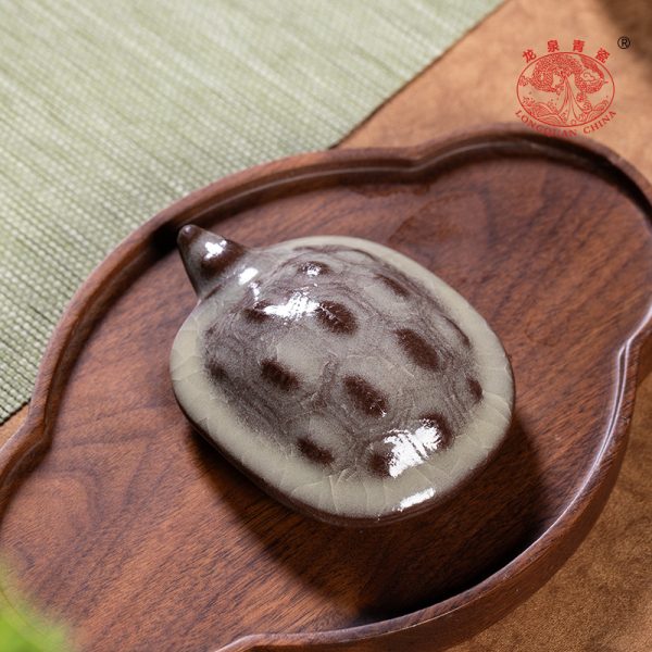 龙泉青瓷乌龟茶宠小摆件精品功夫茶具配件可养茶桌创意招财茶玩